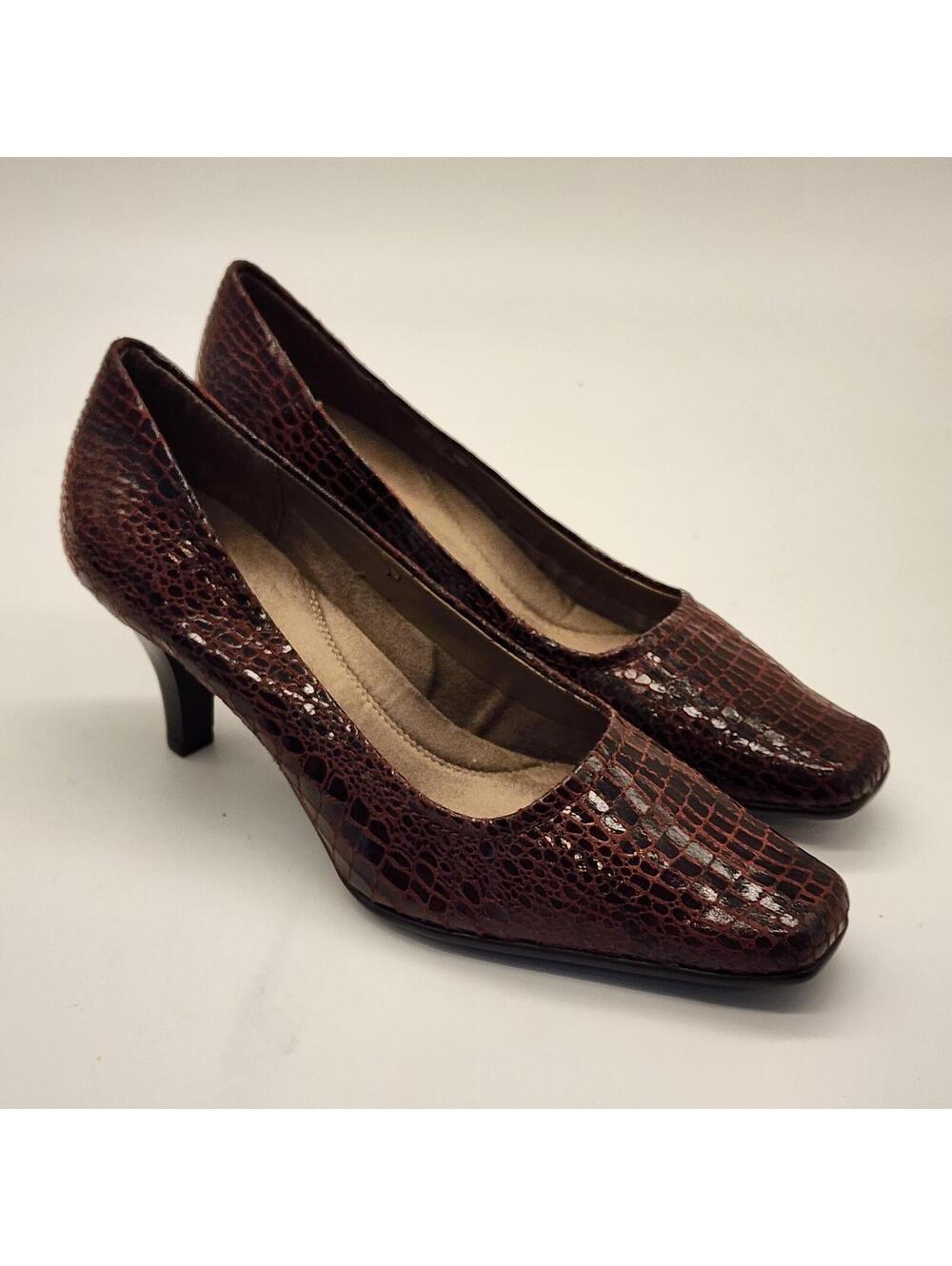NEW Aerosoles Envy Burgundy Croc Embossed Heels Square Toe Comfort 10M